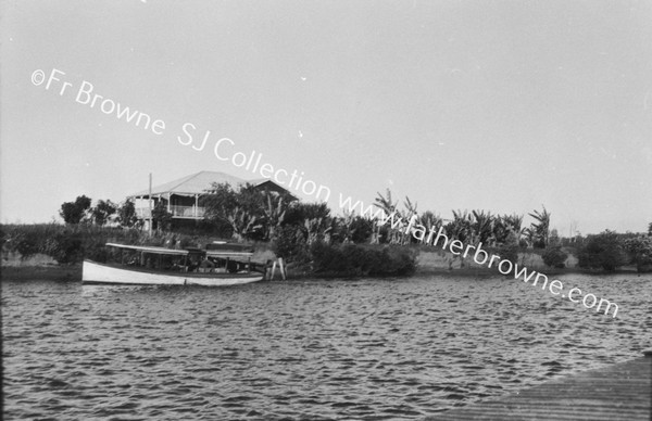 MAROOCHY RIVER :BOAT